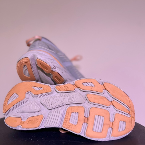 Hoka One One Bondi 7 Harbor Mist - Women's Size 8.5 - Stylish Comfort! - Picture 5 of 6